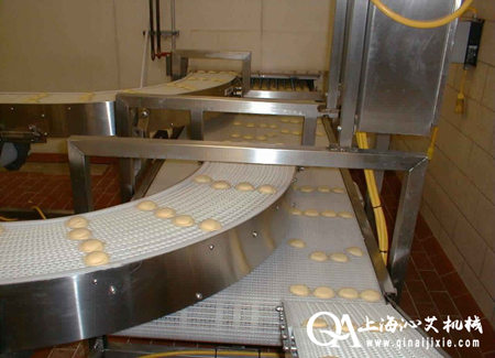 塑料網(wǎng)鏈輸送機(jī) 塑料網(wǎng)鏈輸送機(jī)