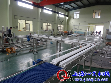 鋁型材滾珠鏈板輸送機(jī) 鋁型材滾珠鏈板輸送機(jī)