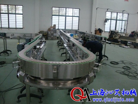 180度轉(zhuǎn)彎鏈板輸送機 180度轉(zhuǎn)彎鏈板輸送機