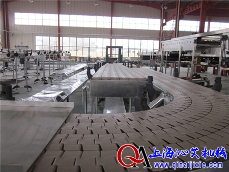 多排鏈板轉(zhuǎn)彎輸送機 多排鏈板轉(zhuǎn)彎輸送機