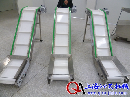 裙邊擋板皮帶爬坡機(jī) 裙邊擋板皮帶爬坡機(jī)